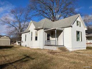 Single Family Homes for Sale at 313 N Main Street Lenzburg, Illinois 62255 United States